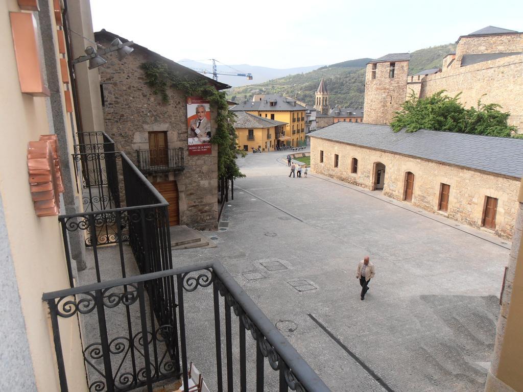 Hostal Virgen De La Encina Ponferrada Chambre photo